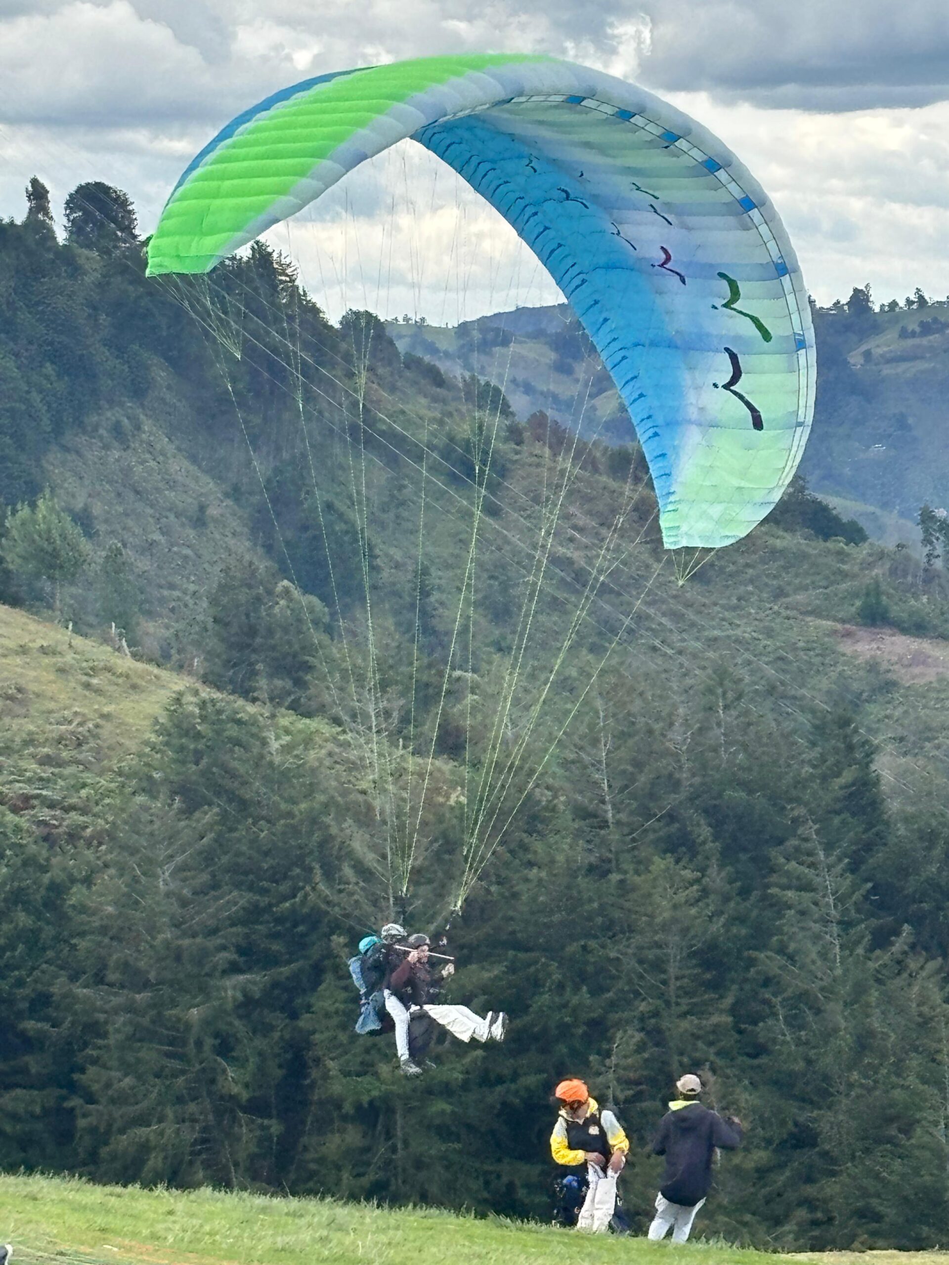 Paragliding Medellin Vuelos en Parapente Colombia
